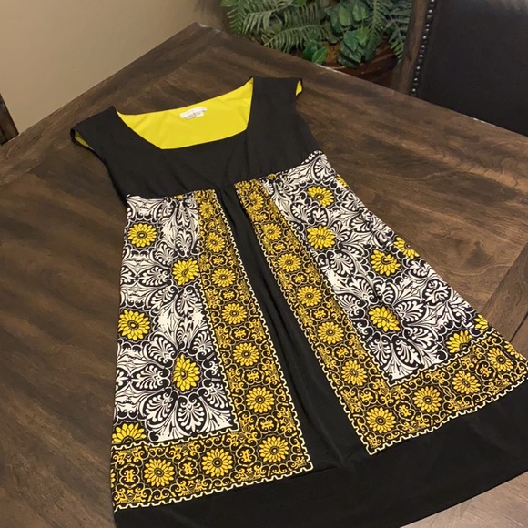 London Time Dress - Picture 6 of 10